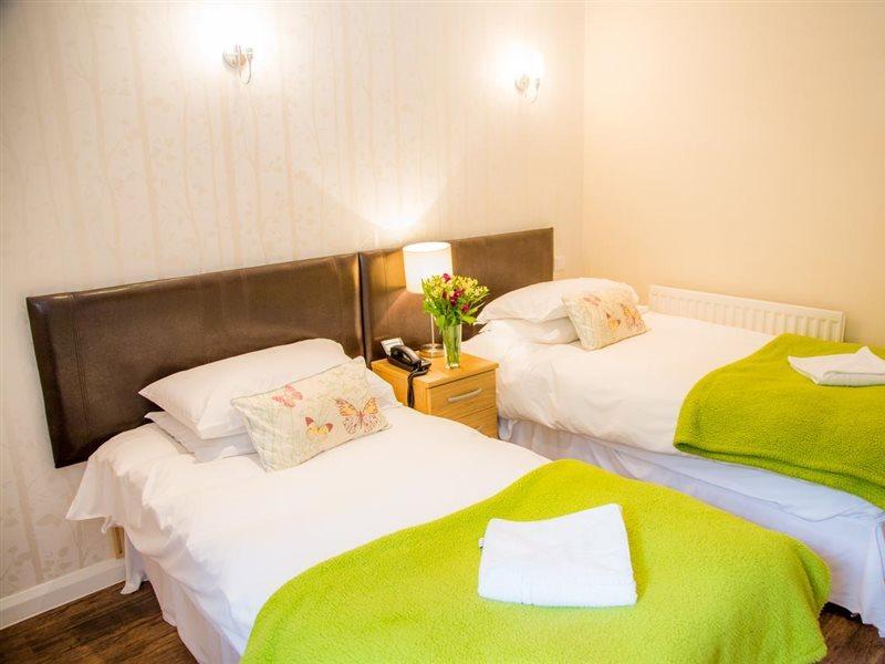 Stay And Relax At The Yew Tree Manuden Екстер'єр фото