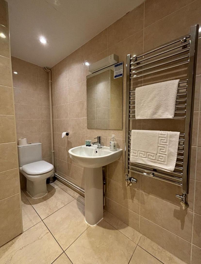 Stay And Relax At The Yew Tree Manuden Екстер'єр фото