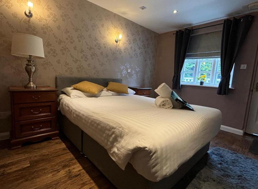 Stay And Relax At The Yew Tree Manuden Екстер'єр фото