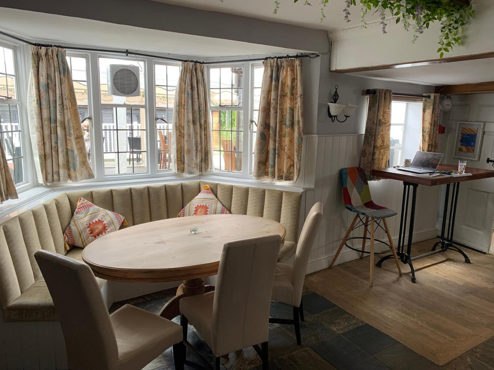 Stay And Relax At The Yew Tree Manuden Екстер'єр фото